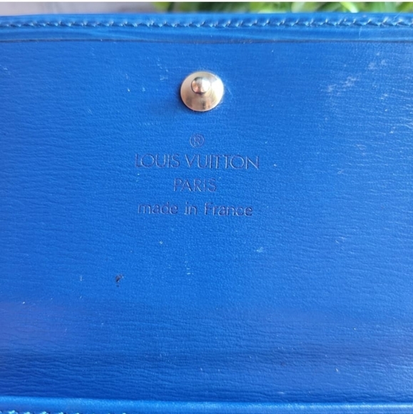 LOUIS VUITTON Blue epi snap bi fold wallet - Picture 5 of 9